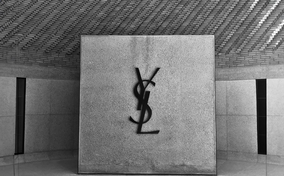 yves-saint-laurent-elizabethempire-news